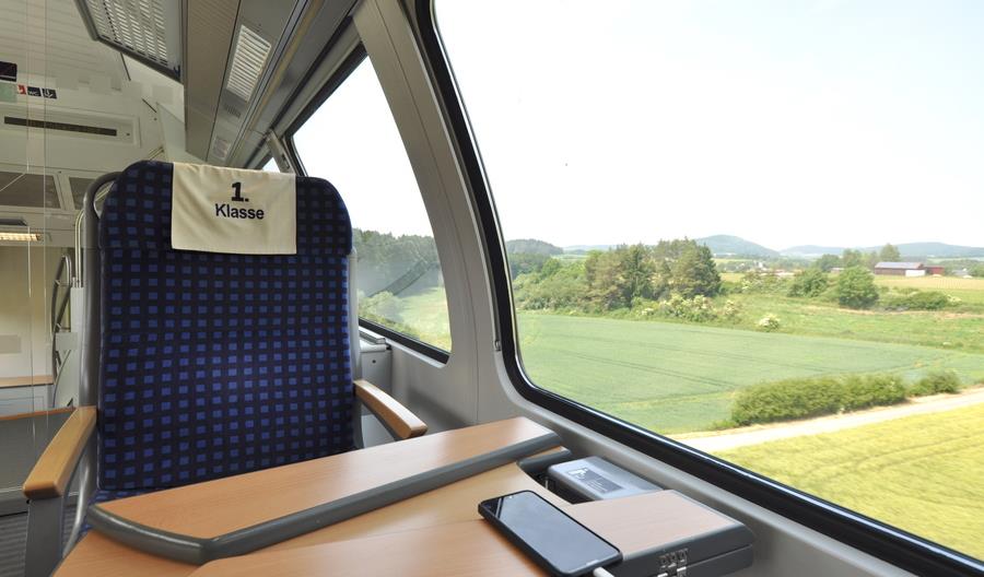 PKP Intercity rozpisało przetarg na piętrowe zestawy push-pull PKP Intercity rozpisało przetarg na piętrowe zestawy push-pull