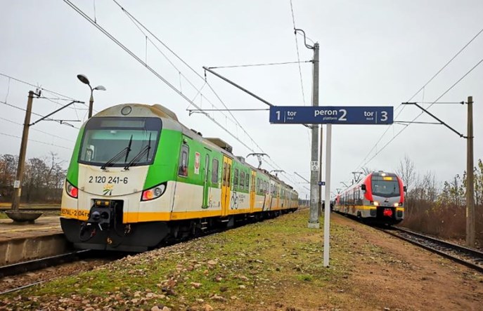 Łódź – Radom: Ubyło połączeń z przesiadką w Drzewicy 