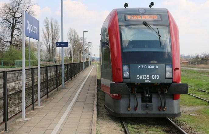 MI: Nie uruchomimy pociągów dalekobieżnych przez Opoczno i Końskie