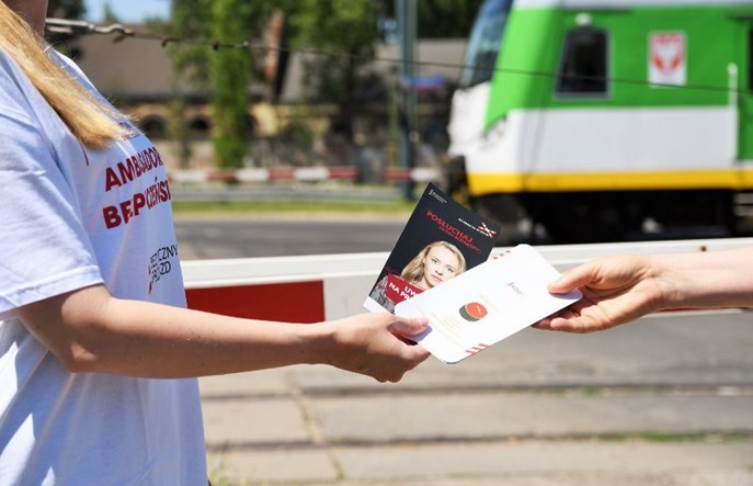 Nie ma wakacji od bezpieczeństwa na przejazdach kolejowych