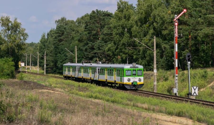 Koleje Mazowieckie złomują EN57, bo nikt nie chciał ich odkupić Koleje Mazowieckie złomują EN57, bo nikt nie chciał ich odkupić