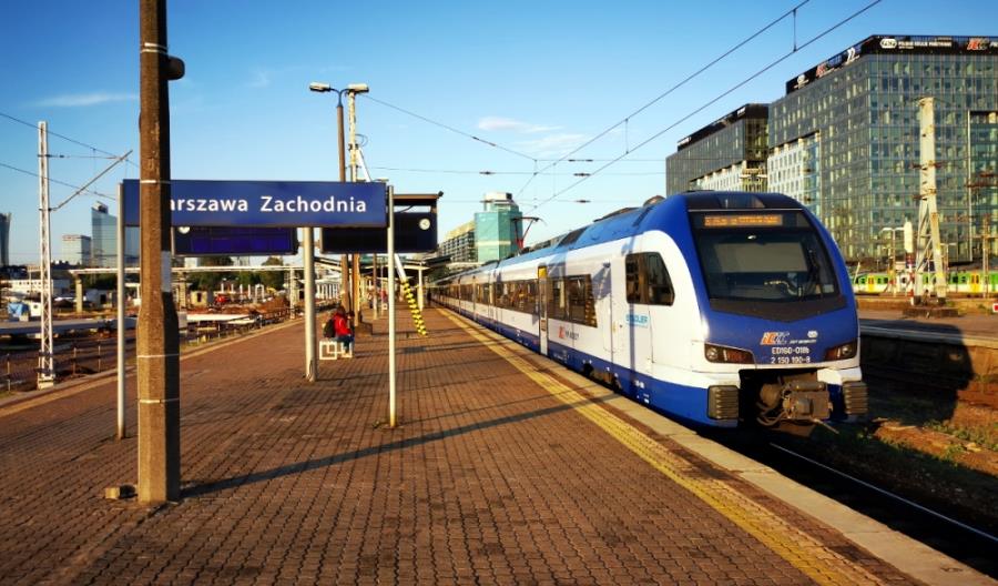 PKP IC połączy pociągi do Olsztyna i Bydgoszczy. Składy Flirtów dzielone PKP IC połączy pociągi do Olsztyna i Bydgoszczy. Składy Flirtów dzielone