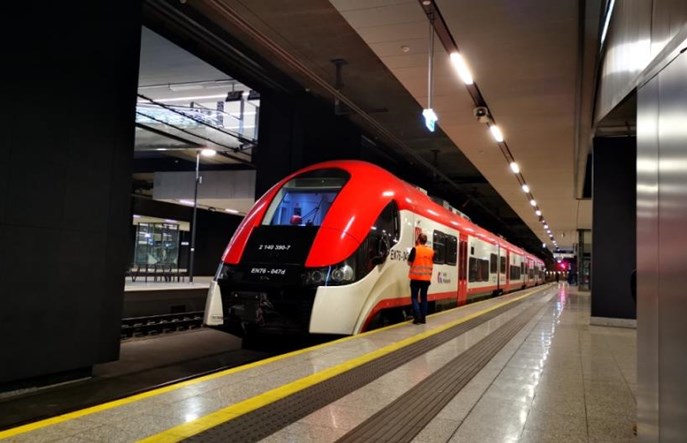 Wielkopolskie: Pociąg KW do Łodzi sukcesem. Zainteresowanie przerosło oczekiwania