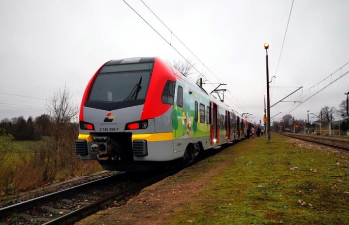 Łódzkie: Prace w Brzustowie wstrzymają pociągi do Drzewicy. IC na objazdach