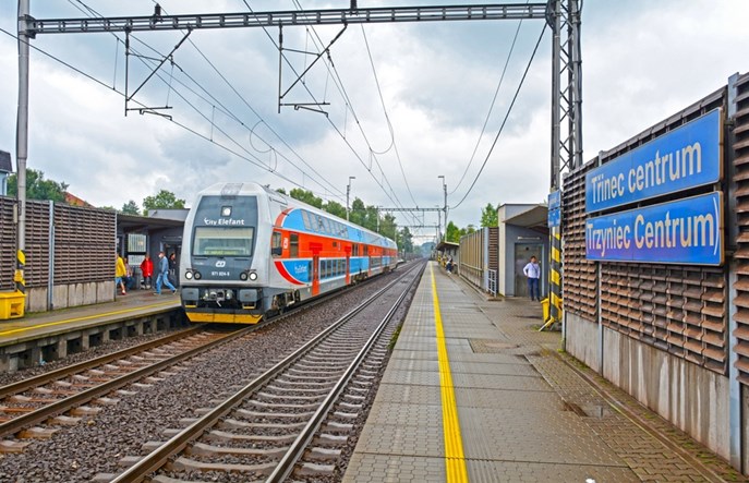 Polskie zapowiedzi na czeskich stacjach i przystankach