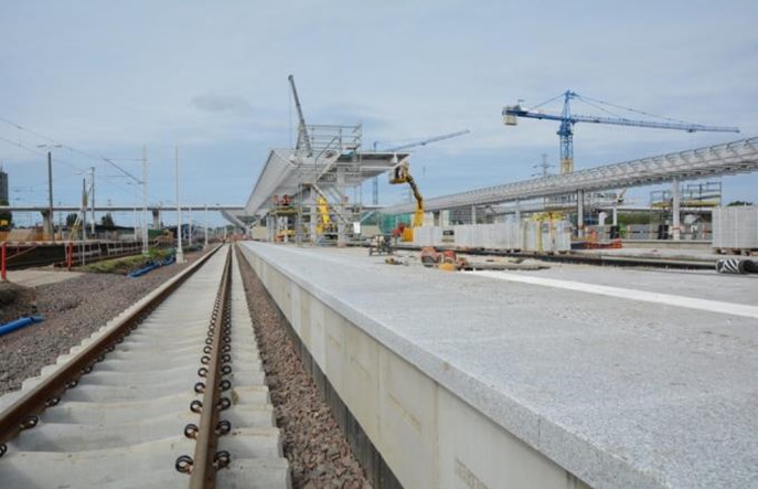 Awaria urządzeń sterowania ruchem w Warszawie. Są opóźnienia