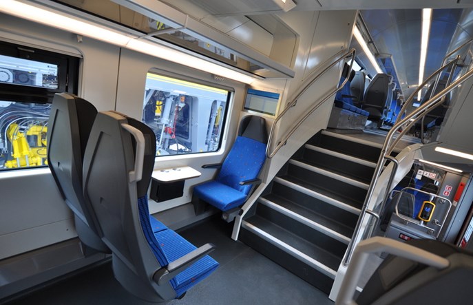 Wagony piętrowe dla PKP Intercity nie mogą się rozpędzić