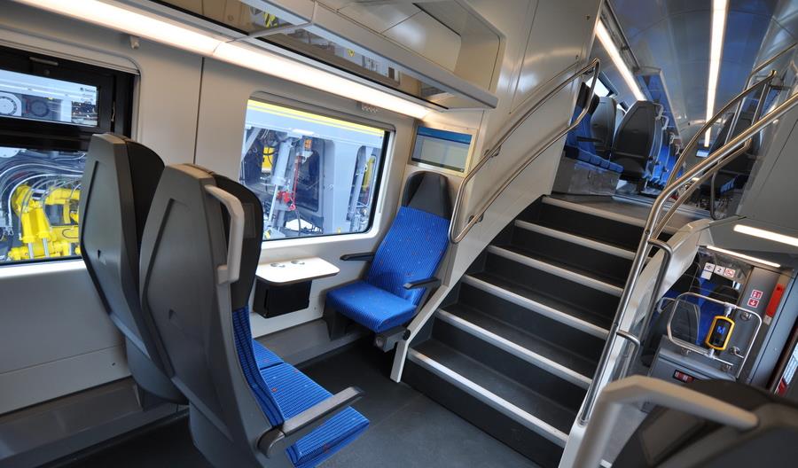 Wagony piętrowe dla PKP Intercity nie mogą się rozpędzić Wagony piętrowe dla PKP Intercity nie mogą się rozpędzić