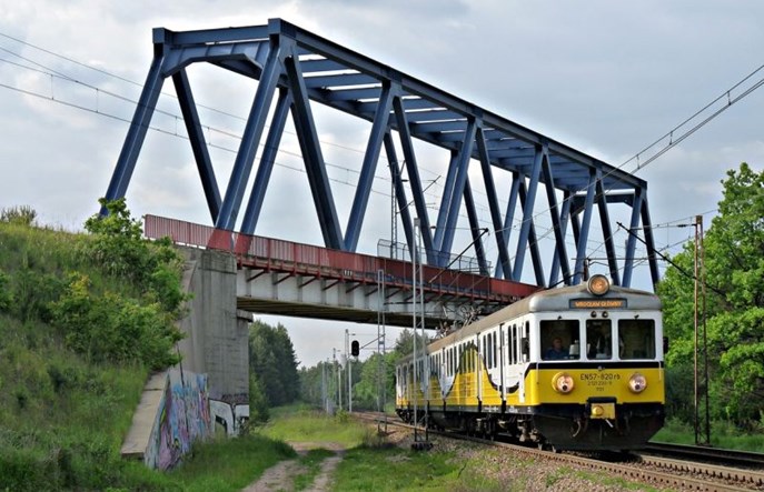 250 km/h na CMK? Spółki PLK walczą między sobą