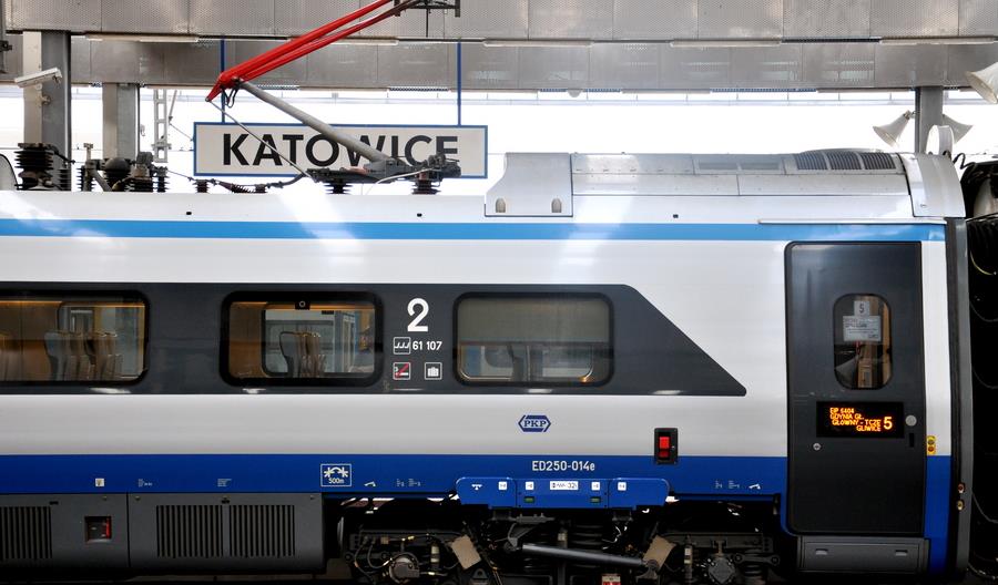 Mniej Pendolino z Katowic do Warszawy. Do Kołobrzegu w trakcji podwójnej Mniej Pendolino z Katowic do Warszawy. Do Kołobrzegu w trakcji podwójnej