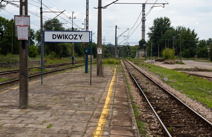 PLK przebuduje stację Dwikozy na linii 25. W przetargu są liczne opcje