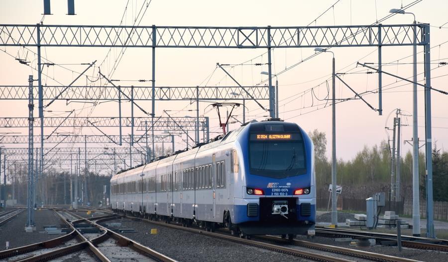 Wszystkie pociągi PKP Intercity do Radomia wracają na linię nr 8