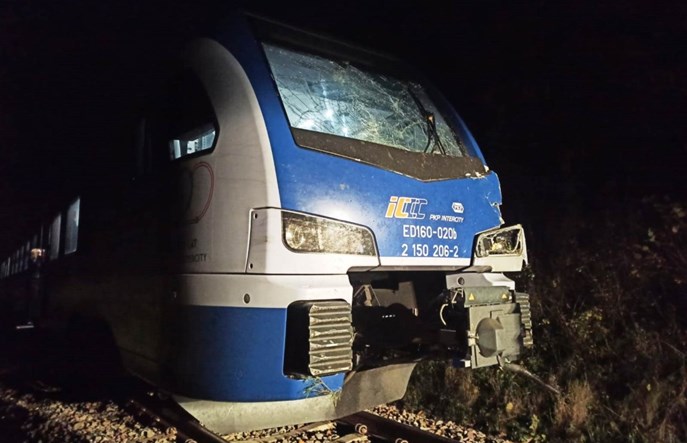 Ponad 2 mln zł za naprawę powypadkową Flirta PKP IC