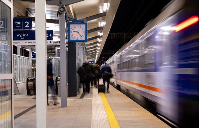 Długi weekend i zmiana czasu na kolei