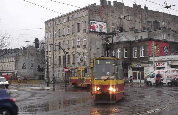 Łódź: Kolejne ubytki torowe na zawieszonych liniach