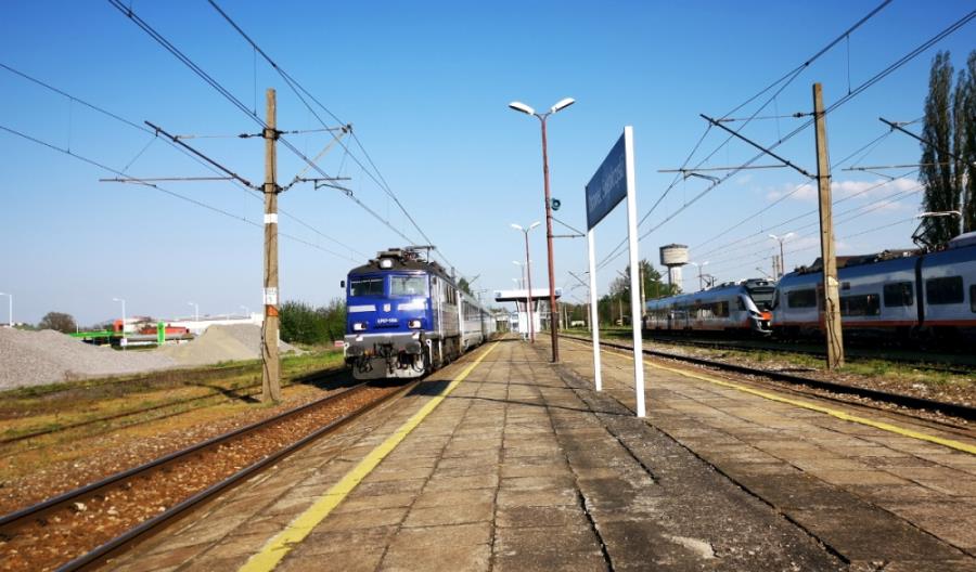Pociągi dalekobieżne do Buska-Zdroju i Końskich. Plany MI dla Świętokrzyskiego Pociągi dalekobieżne do Buska-Zdroju i Końskich. Plany MI dla Świętokrzyskiego