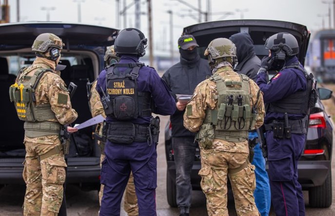 SOK: Rozbity gang okradający podróżnych w pociągach