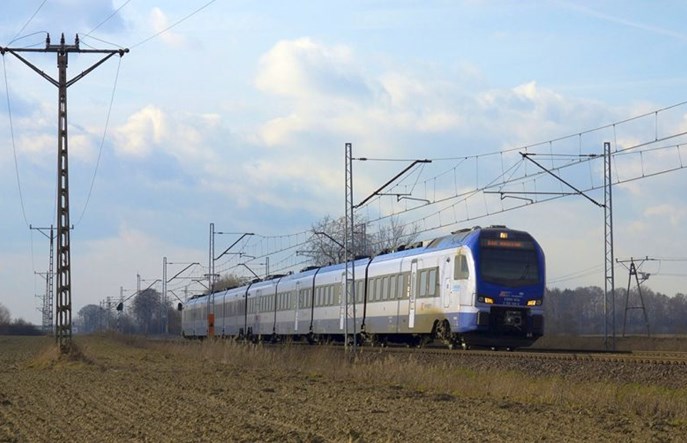 Bilet weekendowy i taniomiastowy na razie zostają w ofercie PKP Intercity