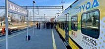 Promocyjny pociąg Dolnośląskich Kolei Aglomeracyjnych dojechał do Jelcza [zdjęcia]