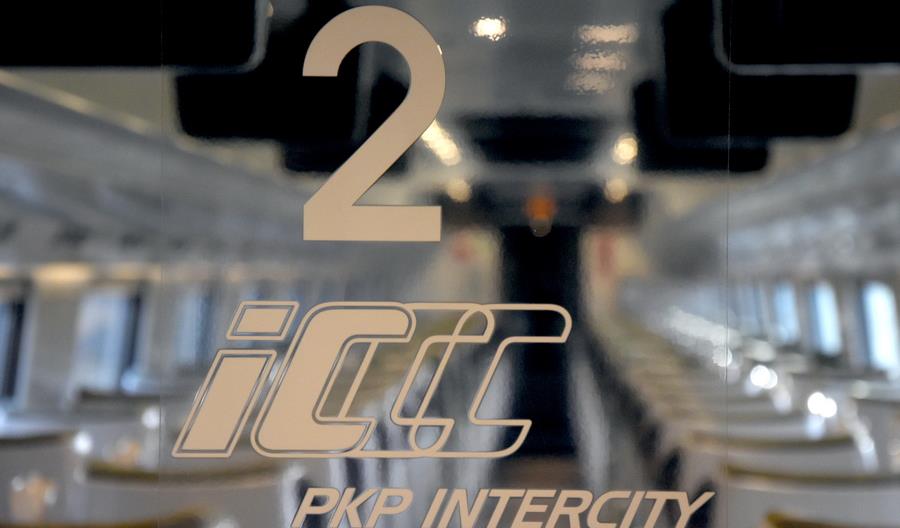 Ograniczenie liczby miejsc w PKP Intercity. Operator czeka na szczegóły od rządu Ograniczenie liczby miejsc w PKP Intercity. Operator czeka na szczegóły od rządu