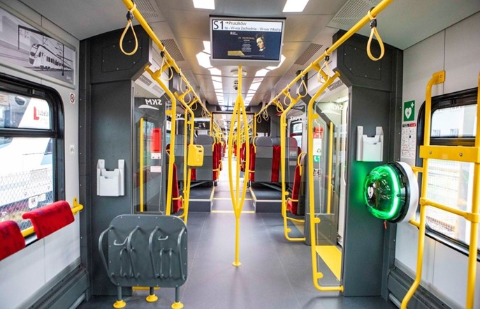 Warszawa: Defibrylator w każdym pociągu SKM