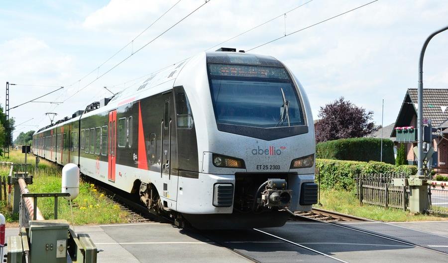 Abellio zjeżdża z niemieckich torów. Kontrakty wracają do DB Abellio zjeżdża z niemieckich torów. Kontrakty wracają do DB