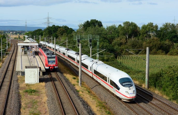 Konduktorzy w Deutsche Bahn nie sprzedają już biletów. Zakup online
