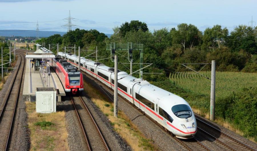 Konduktorzy w Deutsche Bahn nie sprzedają już biletów. Zakup online Konduktorzy w Deutsche Bahn nie sprzedają już biletów. Zakup online
