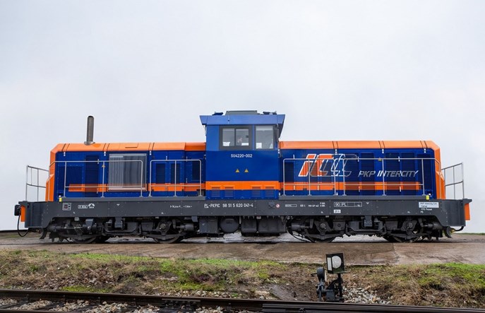 PKP Intercity odebrało pierwsze 2 lokomotywy nowej serii SU4220