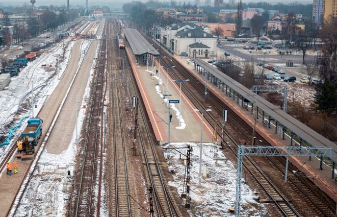 RBF: Projekt cennika PLK wprowadza tylnymi drzwiami opłatę peronową