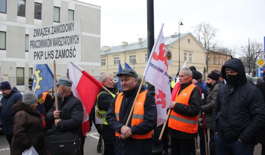 Kolejarze pikietowali pod konsulatem Ukrainy Kolejarze pikietowali pod konsulatem Ukrainy