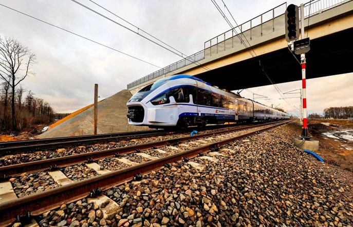 Wichury nad Polską. PKP Intercity namawia do zwracania biletów