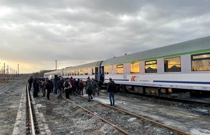 Polski pociąg humanitarny dotarł na Ukrainę. Będą wahadłowe połączenia do Mościsk