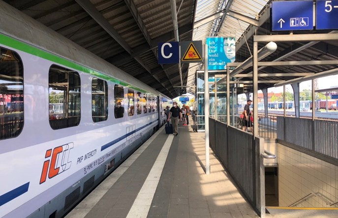 Niemcy: Bezpłatne przejazdy dla Ukraińców, dodatkowe wagony do Polski