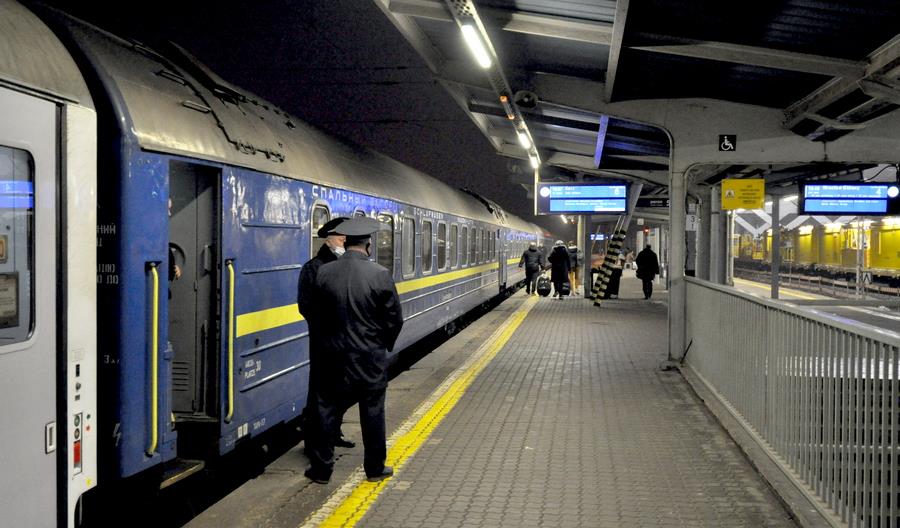 Pociąg z Kijowa do Warszawy cały czas kursuje. Będą dodatkowe wagony Pociąg z Kijowa do Warszawy cały czas kursuje. Będą dodatkowe wagony