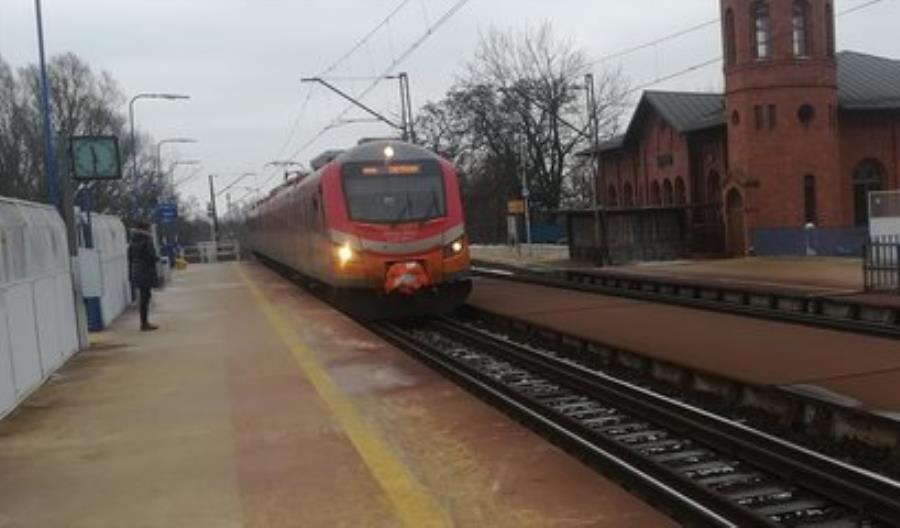 PKP PLK przebudowuje peron w Kępnie. Za… 15 milionów złotych PKP PLK przebudowuje peron w Kępnie. Za… 15 milionów złotych