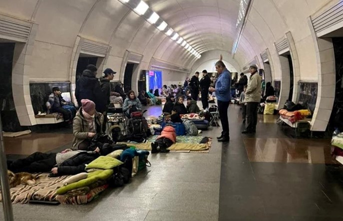 Metro w Kijowie schronieniem dla blisko 15 tys. osób – w tym 84 niemowląt