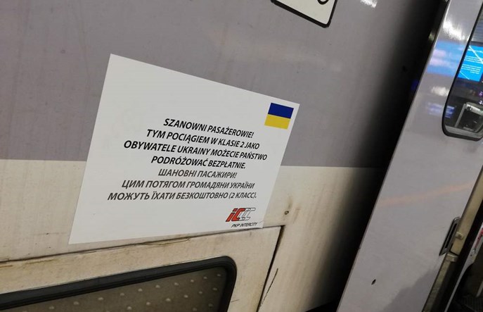 PKP Intercity oznaczyło pociągi bezpłatne dla Ukraińców. Bywa tłoczno