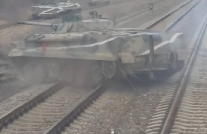 Uwaga, czołg na torach [film]