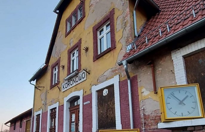 Pragotrony i zegary ze stacji Olsztyn Główny trafiły do Koronowa