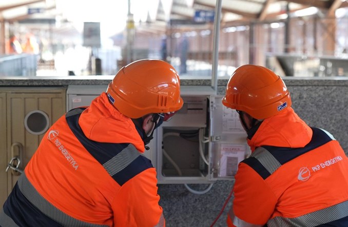 PKP Energetyka. Dodatkowe punkty poboru energii umożliwiły pomoc uchodźcom [film]