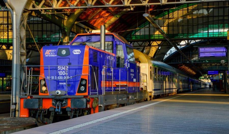 W 2021 roku znacznie spadła punktualność pociągów w Polsce