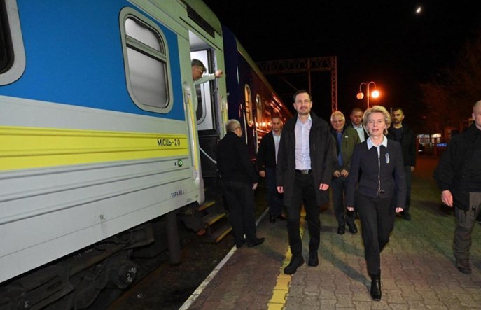 Ukraina. Von der Leyen w pociągu do Kijowa