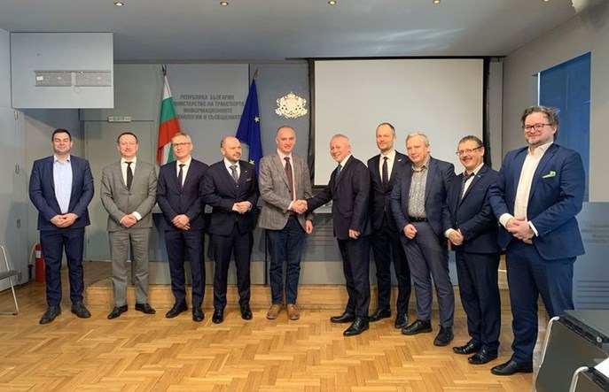 Pesa i FPS celują w Bułgarię. Duże środki z KPO na tabor