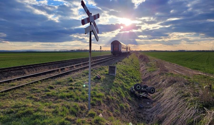 11-latek jadący quadem wjechał w przejeżdżający pociąg 11-latek jadący quadem wjechał w przejeżdżający pociąg
