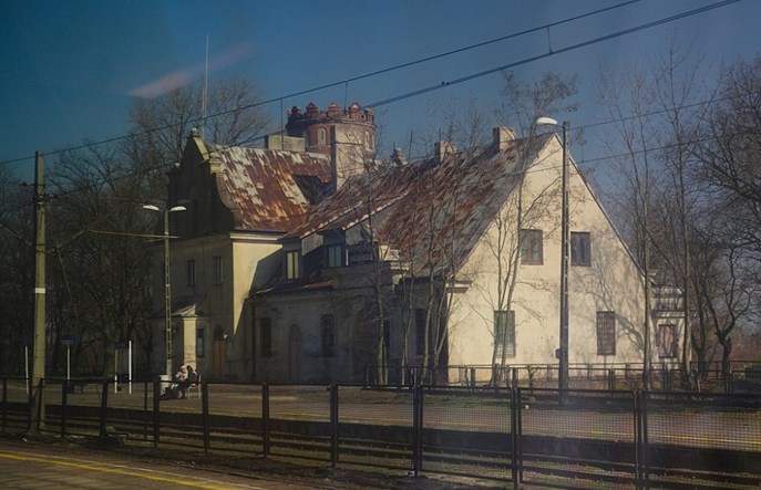 Ozorków: Przejęcie zabytkowego dworca w ruinie nie leży w interesie gminy 
