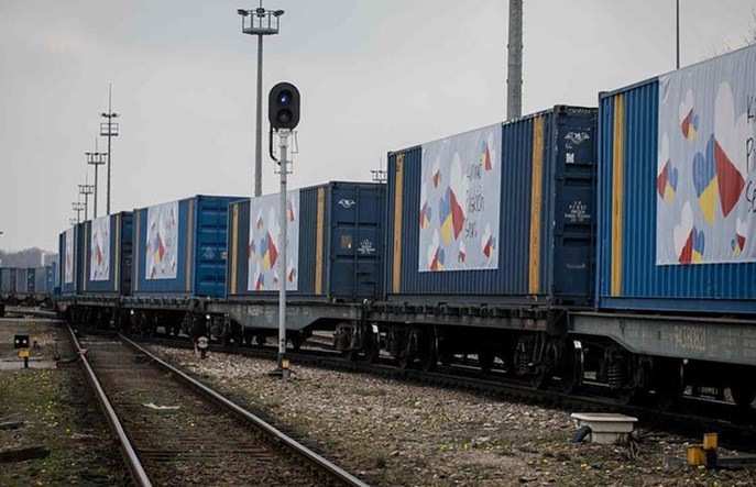 Największy prywatny transport pomocy dotarł na Ukrainę. Aż 34 wagony  