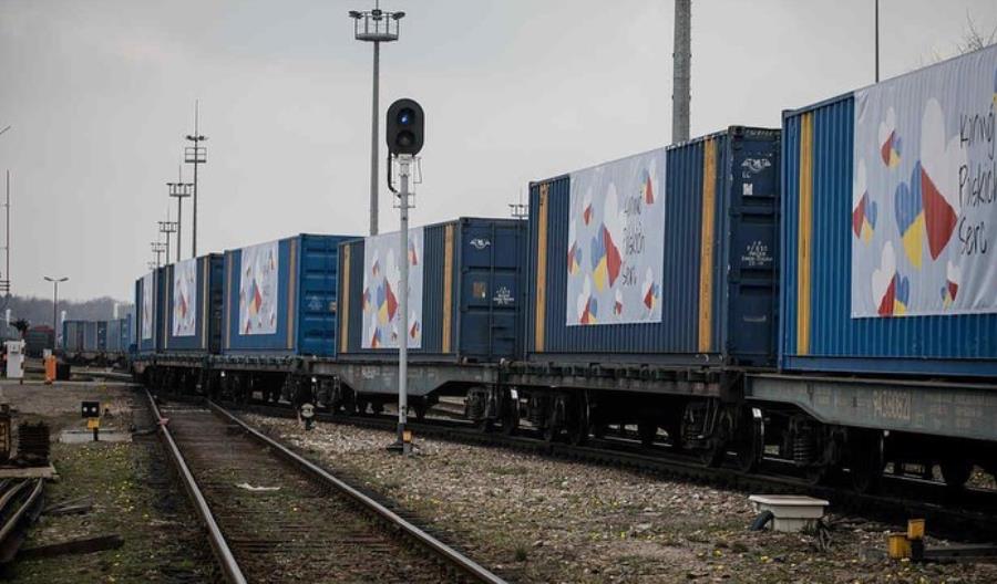 Największy prywatny transport pomocy dotarł na Ukrainę. Aż 34 wagony Największy prywatny transport pomocy dotarł na Ukrainę. Aż 34 wagony