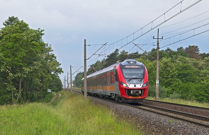 Marszałkowie i Lewica domagają się interwencji rządu w sprawie Polregio