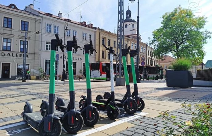 Lug Light Factory: Jest pomysł na bałagan z hulajnogami elektrycznymi 